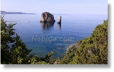 Faraglioni della spiaggia di Portu Banda