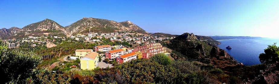 Panoramica Nebida, paese e mare